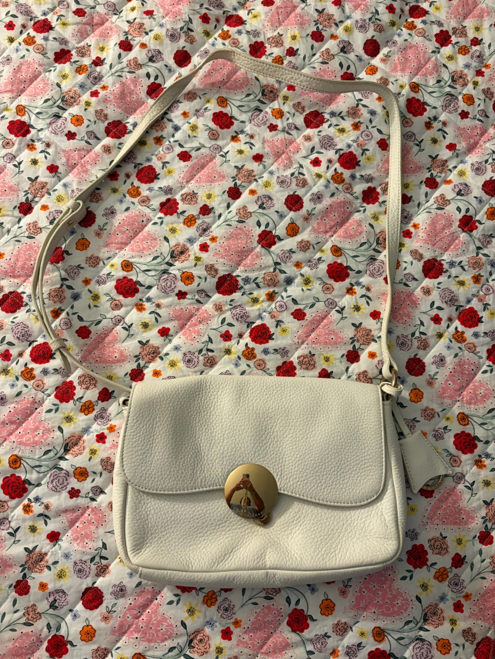 ISAAC MIZRAHI - Cream Leather Crossbody Bag with Gold Accent